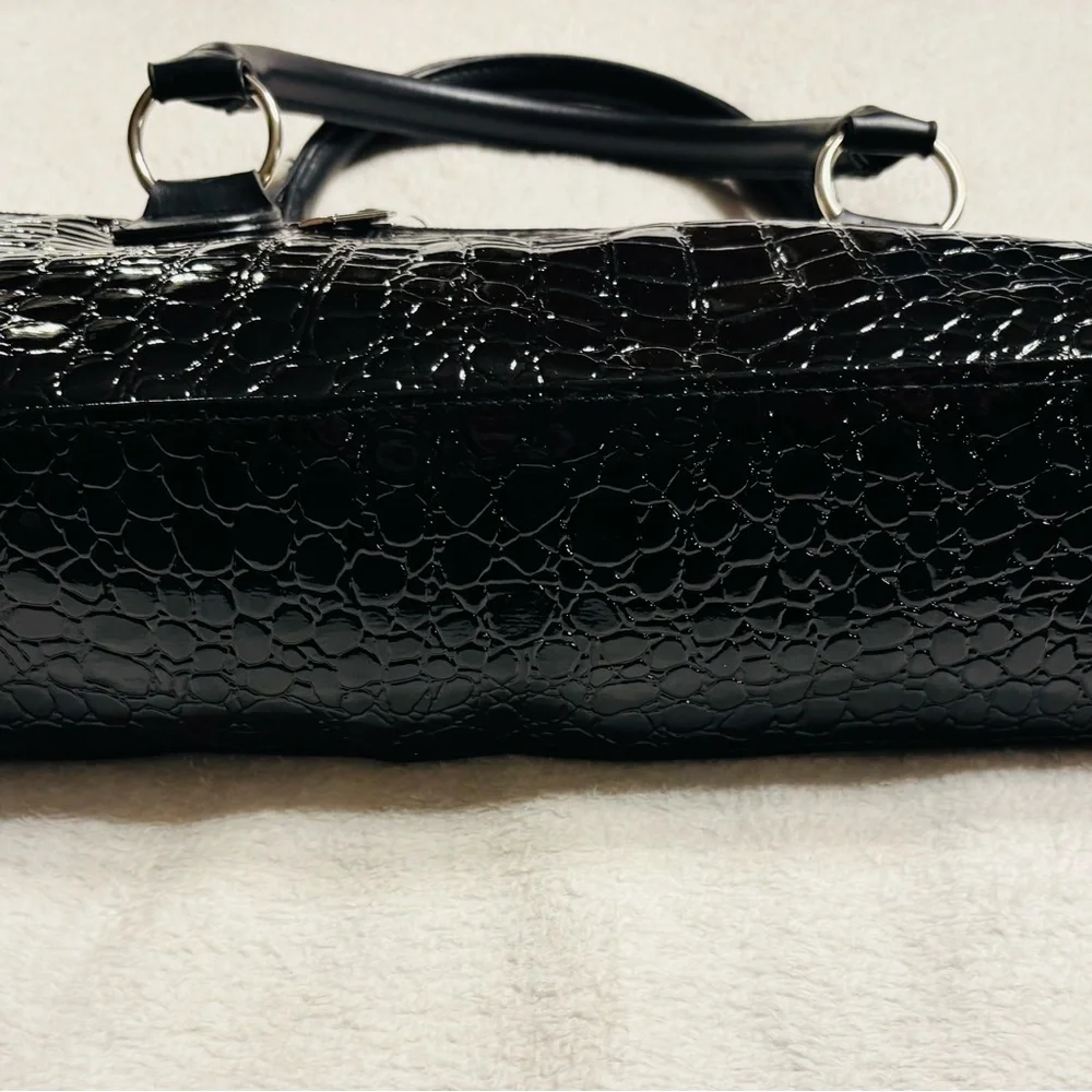 Wine Insulated Bag in Black NWOT